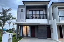 Rumah 2 Lantai Full Furnished Garden Avenue Hook