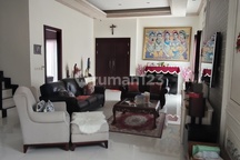 Rumah Mewah Full Furnished Dijual di Daan Mogot Baru Dekat Sekolah International Dian Harapan