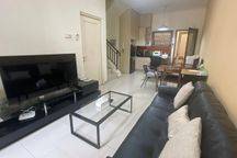 Rumah 2 Lantai di Puri Mansion Jakarta Barat Kondisi Semi Furnish