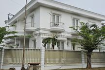 Dijual Rumah Mewah Intercon Hook Lokasi Favorit