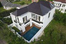 Rumah Mewah Dengan Kolam Renang, Lift, Dan View Gunung Full Marmer Di Sentul City