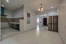 Rumah Cantik Bangunan Luas Semi Furnish Sentul City Bogor.