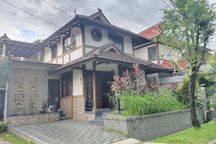 Rumah Depan Taman Bermain sudah Dilengkapi View Pegunungan di Sentul city Bogor.
