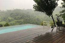 Villa Mewah Dengan View Pegunungan Yang Indah Dan Kolam Renang Yang Cukup Luas.