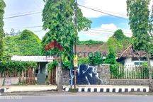 Disewakan Rumah Lokasi Premium Kediri, Area Komersial dan Perkantoran