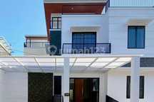 Villa Bagus 3 Lantai Dengan Private Pool Batu Malang