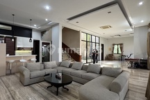 Rumah Mewah Pik Katamaran Minimalis Tropical (421M)