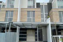 Rumah Chopin Mozart Golf Island Lift + Kolam Renang (10x35m)