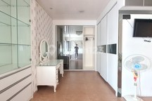 13X18 Rumah Hoek 3 Lantai Fully Furnished Interior Mewah di Green Lake City