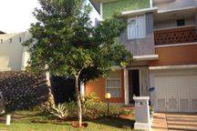 Disewakan Rumah 8x17 Semi Furnished di Pondok Hijau Golf Cluster Ruby