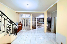 Disewakan Rumah di Villa Meruya 2Lantai Kondisi Bagus dan Rapi Siap Huni 3 Kamar