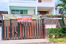 Disewakan Rumah Bagus Siap Huni di Permata Buana. 5 Kamar Tidur Furnished Siap Huni