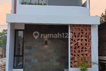 Rumah 2 Lantai Dinding Bata Merah Dekat Tol Cimanggis