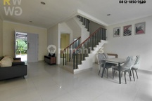Disewakan Rumah di Grand Wisata Cluster Water Spring, Semi Furnished, Lokasi Strategi Dekat Mall