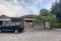 Disewakan rumah terlalu besar murah dekat binus