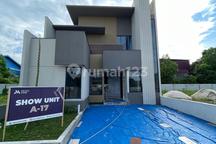 Dijual Rumah 4 Kamar Tidur Komp.mezza Park Jl. Sm Amin Pekanbaru