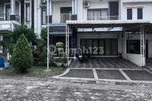 dijual rumah 2,5 lantai komplek bella vista garden cemara pemda pekanbaru