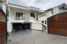 Rumah Mewah Elegan Full Furnish Dekat Scbd di Kebayoran Baru Jakarta Selatan