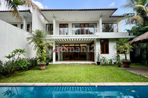 Rumah Mewa Tropical Minimalis Modern Private Pool di Kemang Jakarta Selatan