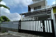 Jual Cepat Rumah Rumah Mewah 2 Lantai, Lokasi Kedamaian