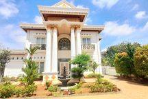 Sewa Rumah Mewah Furnist Plus Kolam Renang