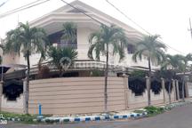 Simpang Darmo Permai Selatan Hok 2lt