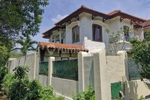 Puri Cinere Dlm Kompl S Huni SHM Hook Tk Strategis Bebas Banjir Sepanjang Masa LT 400 M2 LB 300 M2 Kt 4+1 Km 3+1