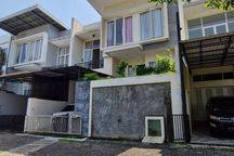 Rumah Bagus 2 Lantai Siap Huni di Candi Golf