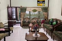 Rumah Pinggir Jalan Ramai Di Samarinda Kota