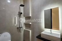 Rumah Baru Brand New Cempaka Putih Semi Furnish SHM