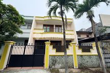 Rumah, 2 Lantai, di Pulomas, Rapi Siap Huni Luas 160