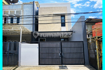 Chandra Rumah Siap Huni 5X20 Lokasi Strategis di Duri Kepa