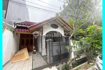 Chandra Disewa Rumah Ukuran 14X15m di Komplek Kavling Polri
