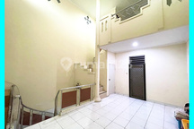 Chandra Rumah Ukuran 5.7X20m di Komplek Kavling Polri