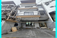 Chandra Rumah Baru Ukuran 5X15m di Komplek Taman Ratu