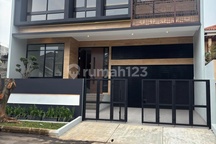 Rumah Tropical Modern Baru Kolam Renang di Bintaro Jaya Sektor 9