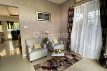 Disewakan Rumah dengan Halaman Belakang Luas di Cluster Kebayoran Heights Bintaro Jaya Sektor 7