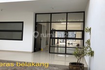 Rumah baru 2 lantai di sayap jln BKR Rumah