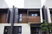 Sewa Rumah Sumarecon Crown Gading Bekasi Nego Sampai Deal 
