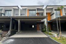 Sewa Rumah 2 Lantai Cluster Premium Di Grand Wisata Bekasi