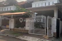 Djual Rumah Bagus 4+1 Kamar Tidur Shm Di Serpong Tangerang Selatan