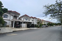 Peluang Investasi Rumah Mewah 2 Lantai Dutamas