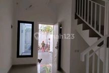 Rumah Dijual Tingkat 2lt,2kt / 3 Km / Shm Deket Sekolah Santa Cicilia Kb-tk-sd-smp, Jl. Ancol Selatan Ii No.17, Sunter Agung, Tanjung Priok, Kota Jakarta Utara, Dki Jakarta, Indonesia, 14350, Tanjung Priok