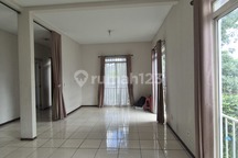 Rumah Luas Mewah di Kota Baru Parahyangan