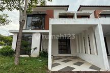 Disewakan Rumah Grand Orchid Posisi Hook