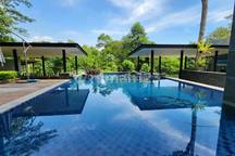 Rumah Bagus Furnished SHM Ada Kolam Renang dan Lift Pribadi