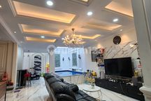 Rumah Mewah 3 Lantai Furnished Di Antapani