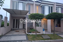 rumah 2 lantai siap huni