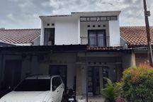 Rumah Strategis Full Furnished SHM Sawangan Depok