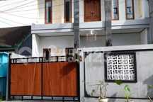 For Lease Bro, Rumah 2 Lantai dengan 3 Kamar Tidur di Denpasar Barat Dekat Dekat ke Pantai Petitenget